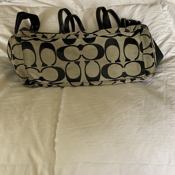 Coach diaper bag used condition.  Can also be used as a tote or laptop bag. - Picture 4 of 6